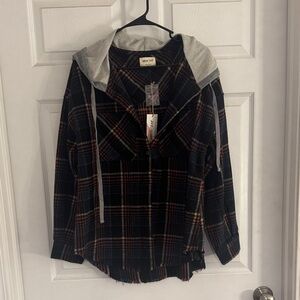 Women’s Plaid Button-Down Shirt with Hood - Black/Burgundy
